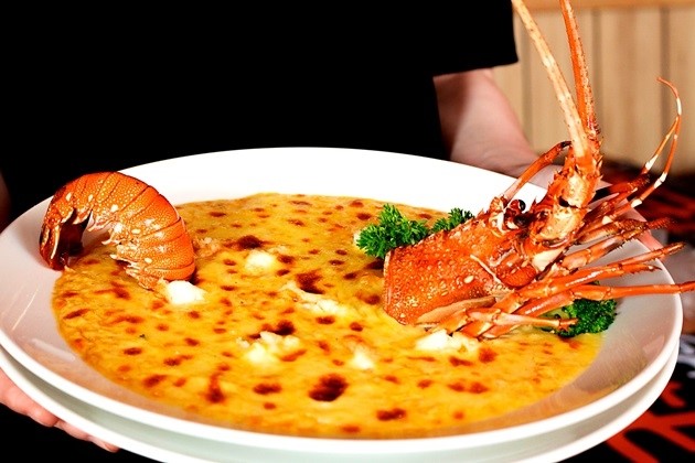 Ẩm thực tôm hùm